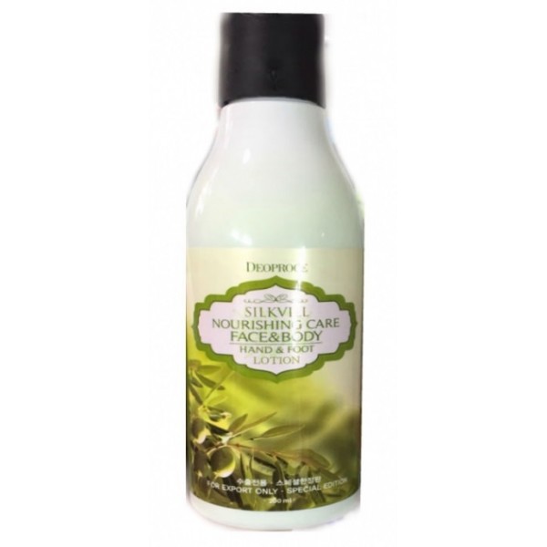 лосьон для кожи ног и рук deoproce silkvill nourishing care лосьон для кожи ног и рук deoproce silkvill nourishing careSILKVILL NOURISHING CARE FACE & BODY HAND & FOOT LOTION. Лосьон для кожи ног и рук<br><br>Представленный косметической маркой Deoproce лосьон Silkvill Nourishing Care Face & Body Hand & Foot Lotion предназначен для ухода за кожей рук и ног. Подвергающиеся механическим и иным видам воздействий покровы теряют влагу, испытывают дефицит питания. Из-за чего кожа на ладонях и ступнях быстро грубеет, может трескаться.<br><br>Лосьон смягчает и питает, его формула помогает тканям обновляться и противостоять влиянию внешней среды. Среди активных компонентов средства – ненасыщенные жирные кислоты, витамины, растительные экстракты и флавоноиды. При систематическом уходе лосьон не только очищает, кожа поддерживается в здоровом состоянии, ее иммунитет укреплен. Великолепное питательное средство для ухода за сухой и огрубевшей кожей рук и ног, оказывает интенсивное смягчающее и увлажняющее действие, а также защищает от воздействия УФ-лучей, обветриваний, нейтрализует действие свободных радикалов.<br><br>В составе лосьона масло оливы, уникальное по своему составу и воздействию на кожу. Масло богато мононенасыщенными жирными кислотами, флавоноидами, витаминами, а также другими, биологически активными компонентами. При регулярном применении лосьон с оливковым маслом разглаживает кожу, устраняет сухость и шелушения, делает кожу более упругой и эластичной, мягкой, нежной и шелковистой.<br><br>Способ применения: Нанести на чистую сухую кожу рук или ног массирующими движениями.<br>