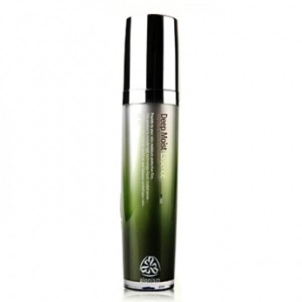 эссенция для лица увлажняющая эссенция для лица увлажняющаяDeep moist essence. Эссенция для лица увлажняющая<br><br>Косметические средства Alonism предназнчены для естественного и эффективного омоложения, которое происходит на клеточном уровне. Средства помогают поддерживать оптимальный гидро-баланс, оберегают кожу от обезвоживания, способствуют разглаживанию морщин и осветлению пигментации, возвращая зрелой коже красоту и свежесть.<br><br>Для этого, при создании средств использованы своеобразные контейнеры – наносомы, способные проникнуть в кожу на более глубокий уровень за счет своих маленьких размеров.<br><br>Наносомы – это микроскопические шары, наполненные активными компонентами, измельченными до размера нано, каждый из которых попадает в строго определенном количестве в строго определенные слои кожи. Благодаря своим мельчайшим размерам активные компоненты легче взаимодействуют с клетками кожи и воспринимаются ими как естественные, родственные.<br><br>В составе глубоко увлажняющей эссенции:<br><br>Экстракт алоэ вера – глубоко увлажняет кожу,восстанавливает обмен веществ, стимулирует регенерацию клеток, снимает раздражения, очищает поры, отшелушивает ороговевшие клетки, размягчая их и удаляя с поверхности кожи, делая ее мягче и ровнее. Создает на коже незаметный, но очень эффективный барьер, препятствующий проникновению болезнетворных бактерий и грибковых инфекций, а также помогает справиться с уже существующей угревой сыпью.<br><br>Экстракт центеллы – является мощным дерматопротектором, он стимулирует синтез коллагена, увеличивая на 30% эффективность этого процесса в глубоких слоях кожи. Кроме того, оказывает противовоспалительное действие, стимулирует процессы эпителизации, что приводит к быстрому заживлению ранок и повреждений кожи, ускоряет регенерацию клеток кожи.<br><br>Экстракт санхван – это экстракт из специально культивированного лекарственного гриба трутовика с высоким содержанием полисахаридов бета-глюканов и уникальных полифенолов (кофеиновая кислота). Множество исследований выявили его омолаживающее действие на кожу за счет подавления выработки свободных радикалов, и это свойство выражено гораздо сильнее, чем у известных антиоксидантов. Экстракт оказывает противовоспалительное, отбеливающее, увлажняющее и регенерирующее действие, способствует синтезу коллагена.<br><br>Средство глубоко увлажняет кожу, запускает естественные процессы ее регенерации, восстанавливает ее структуру, наполняет энергией и усиливает защитные способности. В результате такого воздействия замедляются процессы преждевременного старения кожи.<br><br>Способ применения: Нанести на кожу мягкими похлопывающими движениями.<br><br>Объём: 50 мл<br>