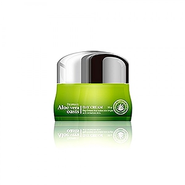 крем дневной для лица с алоэ вера крем дневной для лица с алоэ вераAloe Vera Oasis Day Cream. Крем дневной для лица многофункциональный с алоэ вера<br><br>Удивительное растение – алоэ вера – уже не одно тысячелетие используется для врачевания многих болезней, в том числе, и кожных. Полупрозрачный гелеобразный сок содержит массу витаминов, микро- и макроэлементов, а также другие биологически активные компоненты, и помогает справиться с различными кожными проблемами.<br><br> <br><br>Интенсивный увлажняющий дневной крем Deoproce Aloe Vera Oasis Day Cream предназначен для сухой и обезвоженной кожи, поможет крем и чувствительной коже, и проблемной, и зрелой. Алоэ регулирует работу сальных желез, а потому идеален и для тех, у кого жирная кожа.<br><br> <br><br>В течение дня крем защищает кожу от воздействий окружающей среды и УФ-излучения и оказывает фотопротекторное действие. Если же кожа уже повреждена и получила солнечные ожоги, крем снимет зуд и покраснения, восполнит потерянную влагу, благодаря чему кожа заживет значительно быстрее.<br><br> <br><br>Противовоспалительные и регенерирующие свойства алоэ вера способствуют заживлению акне, а также стимулирует развитие новых клеток, кожа заживает быстрее и при минимальном количестве рубцов пост-акне.<br><br> <br><br>Алоэ содержит природные антиоксиданты, которые оберегают кожу от преждевременного старения, сохраняют естественную увлажненность кожи, предотвращают появление морщинок.<br><br> <br><br>Крем может использоваться в качестве основы под пудру или тональный крем, предотвращая чрезмерное высыхание кожи.<br><br> <br><br>Способ применения: Нанести крем на очищенную кожу лица во время утреннего ухода.<br><br> <br><br>Вес: 50 гр.<br><br>Вес г: 50.00000000