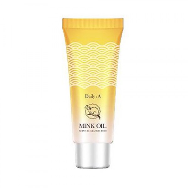 пенка для умывания увлажняющая пенка для умывания увлажняющаяDaily: A Mink Oil Moisture Cleansing Foam. Пенка для умывания увлажняющая<br><br>Увлажняющая пенка с жиром норки.<br><br>Норковый жир – натуральный продукт, необычайно ценный и полезный, не имеющий аналогов по воздействию на кожу. Его состав по физиологической структуре сходен со структурой кожи человека, поэтому хорошо воспринимается, не вызывая раздражений.<br><br>В составе жира норки около 75% жирных кислот, в том числе 15-19 % пальмитоолеиновой кислоты (такое высокое содержание этой кислоты не встречается ни в одном косметическом компоненте), благодаря которым кожа дольше остается молодой, здоровой и красивой. Также жир норки характеризуется высочайшим уровнем поглощения УФ-лучей, благодаря чему защищает кожу от разрушения, появления пигментации и преждевременного старения.<br><br>Пенка с жиром норки – средство для глубокого очищения и увлажнения кожи.<br><br>Средство образует нежную пену, которая тщательно очищает кожу от загрязнений, кожного жира, ороговевших клеток. Подходит для любого типа кожи, не раздражает даже самую чувствительную.<br><br>Пенка не только хорошо очищает и увлажняет кожу, она прекрасно смягчает и питает ее, устраняет шелушения и раздражения, усиливает регенерацию клеток, способствует повышению упругости и эластичности кожи, а также разглаживанию морщин.<br><br>Способ применения: Вспенить средство с небольшим количеством воды, нанести на влажную кожу лица массажными движениями, затем смыть теплой водой.<br><br>Вес: 100 г<br><br>Вес г: 100.00000000