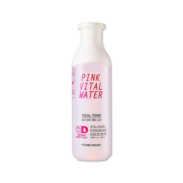тонер для лица с экстрактом персика тонер для лица с экстрактом персикаPink Vital Water Toner. Тонер для лица с экстрактом персика<br><br>Случалось ли у вас, что, несмотря на полноценный сон и превосходный макияж, вам все равно говорили, что у вас уставший вид? Если да, то уходовая линейка Etude House Pink Vital Water с комплексом витаминов и персиковой водой – это то, что вам нужно!<br><br> <br><br>Все средства серии прекрасно увлажняют кожу, снимают последствия стрессов, насыщают жизненной энергией, убирают признаки усталости и делают кожу отдохнувшей и сияющей!<br><br> <br><br>Первая ступень по уходу за кожей, нежный тонер для лица Pink Vital Water Facial Toner с приятной и легкой гелевой текстурой быстро впитывается без чувства липкости, и мгновенно увлажняет сухую и грубую кожу, даря ей чувство комфорта и свежести, выравнивая тон кожи и убирая следы усталости и тусклый цвет лица.<br><br> <br><br>Розовая персиковая вода (72.65%), основной активный компонент тонера, эффективно удерживает влагу, предотвращая сухость кожи, разглаживает мелкие морщинки и устраняет дряблость и шелушения, в то время как входящие в состав персика фруктовые кислоты мягко отшелушивают мертвые клетки, обладают омолаживающим и осветляющим эффектом и делают кожу нежной и бархатистой.<br><br> <br><br>Комплекс витаминов А, С и Е делает кожу более эластичной, прекрасно увлажняет и оказывает антиоксидантное, антивозрастное и осветляющее действие.<br><br> <br><br>Экстракт портулака повышает защитные функции и эффективно снижает чувствительность кожи, предотвращая возникновение раздражений.<br><br> <br><br>Экстракт какао борется с появлением морщин и сухостью кожи, улучшает микроциркуляцию крови, способствует расслаблению и общему омоложению. Глубоко питая кожу, он оказывает сильное разглаживающее действие, стирает рубцы и выравнивает тон и текстуру кожи.<br><br> <br><br>Коэнзим Q10, один из сильнейших природных антиоксидантов, эффективно насыщает клетки жизненной энергией и возвращает коже жизненный тонус, нейтрализует действие «агрессивных» свободных радикалов, повреждающих мембраны клеток, активизирует выработку коллагена, эластина и кератина. При этом заметно восстанавливается эластичность кожи, повышается упругость мышц лица, исчезают мелкие морщины и заметно сглаживаются глубокие.<br><br> <br><br>Трипептид меди улучшает питание тканей, восстанавливает клетки кожи, защищает ее от фотостарения, подавляет воспалительные процессы и снижает чувствительность кожи к стрессовым и аллергенным факторам. Кроме того он оказывает действие, сходное с действием ботокса, блокируя нервные импульсы, приводящие мышцы в движение, и тем самым предотвращая появление и способствуя уменьшению уже существующих морщин.<br><br> <br><br>Бетаин и гиалуроновая кислота обеспечивают пролонгированное увлажнение и создают на поверхности кожи защитный барьер, препятствующий испарению влаги.<br><br> <br><br>Способ применения: Наносить на очищенную кожу легкими массажными движениями, затем, для лучшего проникновения средства в кожу, приложить разогретые ладони к лицу.<br><br> <br><br>Объем: 180 мл<br>