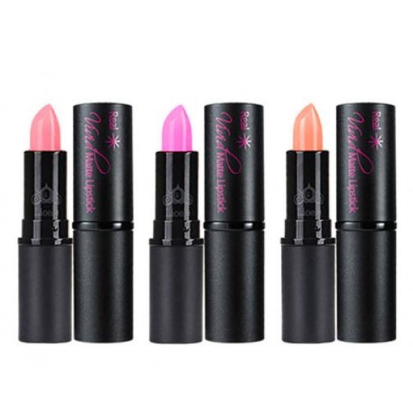 помада для губ матовая lioele matte lipstick помада для губ матовая lioele matte lipstickMatte Lipstick. Помада для губ матовая<br><br>Губная помада имеет насыщенный матовый бархатистый финиш. При этом не иссушает чувствительнейшую кожицу губ и не подчеркивает все сухости и видимые недостатки, что является практически открытием в разработке матовых помад.<br><br>В состав помады введено эко-масло жожоба и ряд других растительных органических вытяжек растений, которые призваны увлажнять и защищать нежнейшую кожу губ.<br><br>Помада имеет в составе ряд растительных силиконов, благодаря которым не растекается и не затекает в складки и несовершенства губ, а держит свою форму, даже в знойном жарком климате. Естественно, возможно применение в макияже губ и в холодное время года, так как скатывание помады не совершается.<br><br>Оттенки:<br><br><br>01 Hot Pink<br><br>02 Milky Pink<br><br>03 Peach<br><br><br>Способ применения: Легкими движениями нанесите помаду на кожу губ, регулируйте глубину цвета, с помощью повторного нанесения.<br><br>Вес: 4 г<br><br>Вес г: 4.00000000
