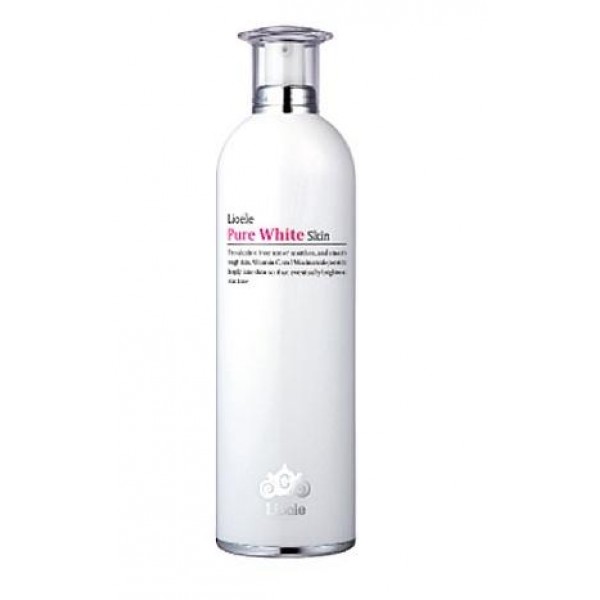 тонер осветляющий lioele pure white skin тонер осветляющий lioele pure white skinPure White Skin. Тонер осветляющий<br><br>Тонер – высокоинтенсивное осветляющее средство, в составе которого мощные компоненты, уменьшающие пигментацию и подавляющие выработку меланина.<br><br>Осветляющий тонер обеспечивает коже необходимое увлажнение и питание, делает её эластичной и подтянутой. Кроме того, тонер деликатно отшелушивает омертвевшие клетки, что позволяет очищенной и тонизированной коже дышать. Тонер выравнивает микрорельеф и тон кожи, и, буквально, стирает с лица следы стрессов и усталости.<br><br>Ниацинамид в составе тонера – оказывает мощное клеточное обновление кожи. Он восстанавливает её эластичность и упругость, способствует глубокому увлажнению и защищает кожу от обезвоживания. Одно из самых мощных действий ниацинамида – его доказанная эффективность против гиперпигментации кожи, он помогает удалить возрастные пятна и убрать следы пост-акне, снимает покраснения и выравнивает тон кожи.<br><br>Гиалуроновая кислота – интенсивно увлажняет кожу, смягчает глубокие морщины и разглаживает их как снаружи, так и изнутри. Гиалуроновая кислота создает на поверхности кожи невидимый барьер, удерживающий влагу внутри кожи и защищающий её от пересыхания. Благодаря этому, кожа увлажнена длительное время, она становится более упругой, эластичной, замедляются процессы старения.<br><br>Витамин С – мощный природный антиоксидант, минимизирует агрессивное воздействие свободных радикалов, а также ускоряет заживление кожных повреждений. Защищает кожу от токсинов, от повреждения клеток УФ-лучами и старения из-за окислительных процессов.<br><br>Масло жожоба – увлажняет, питает и смягчает кожу, ускоряет регенерацию клеток кожи, продлевая ее молодость.<br><br>Морские водоросли – оказывают регенерирующее и ранозаживляющее действие, регулируют обмен веществ, выводят излишнюю жидкость (не высушивая при этом кожу) и токсины, благодаря чему уменьшаются отеки и улучшается цвет лица.<br><br>Сок алоэ вера – увлажняет и подтягивает кожу, восстанавливает обмен веществ, стимулирует регенерацию клеток, снимает раздражения, создает на коже незаметный, но очень эффективный барьер, препятствующий проникновению болезнетворных бактерий и грибковых инфекций, а также помогает справиться с уже существующей угревой сыпью.<br><br>Экстракты лотоса, камелии, рододендрона – успокаивают, укрепляют клетки кожи, оказывают биостимулирующее, общеукрепляющее, противовоспалительное действие, ускоряют процессы регенерации клеток и замедляют процессы старения, предотвращают образование морщин и делают кожу светлой, гладкой и эластичной.<br><br>Экстракт ромашки – обладает противовоспалительными, противоаллергическими, обезболивающими, успокаивающими и ранозаживляющими свойствами, осветляет кожу.<br><br>Осветляющий тонер обеспечивает коже необходимое увлажнение и питание, делает её эластичной и подтянутой. Лицо приобретет ровный и здоровый цвет, уменьшаться покраснения и угревые высыпания, веснушки и пигментные пятна станут менее выраженными. Тонер помогает максимальному усвоению последующих косметических средств.<br><br>Способ применения: После очищения кожи протереть лицо ватным диском, смоченным тонером.<br><br>Объём: 120 мл<br>