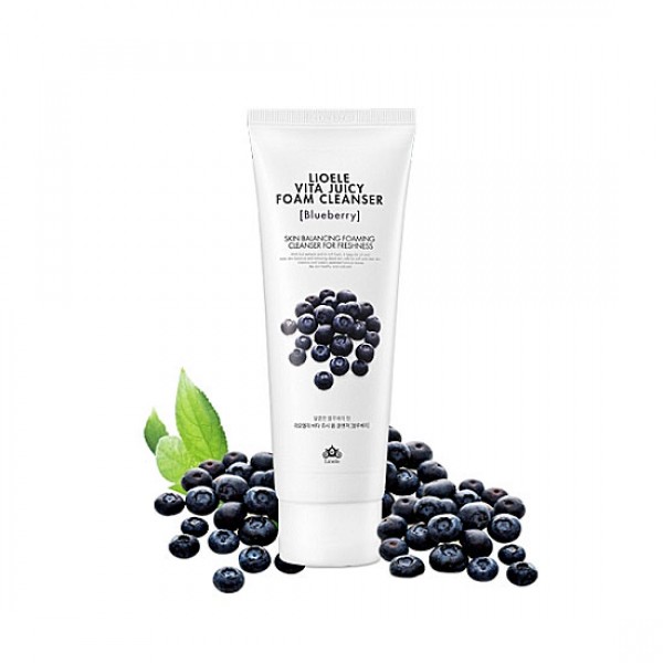 пенка для умывания черника lioele vita juicy foam cleanser blueberry пенка для умывания черника lioele vita juicy foam cleanser blueberryVita Juicy Foam Cleanser Blueberry. Пенка для умывания Черника предназначена для обладательниц нормальной и сухой кожи. <br><br>Пенка не только прекрасно очищает кожу от любых загрязнений, но и насыщает кожу лица витаминами (B, C, E) и минералами. Черника богата антиоксидантами, которые замедляют процессы старения кожи, способствуют обновлению клеток и омоложению кожи. <br><br>Кроме того, экстракт черники отлично сужает расширенные поры, придает коже естественное, нежное сияние, укрепляет сосуды, увлажняет кожу. <br><br>Активные компоненты пенки регулируют водно-жировой баланс, а также отшелушивает омертвевшие клетки эпидермиса, благодаря чему кожа остается молодой, свежей и здоровой. Пенка легкая, с нежным ароматом, великолепно пенится и хорошо смывается. <br><br>Способ применения: нанести пенку на кожу лица массирующими движениями, оставить на 1-2 минуты, затем смыть теплой водой.<br>
