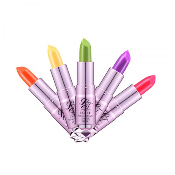 тинт для губ lioele lcret miracle magic lipstick spf 14 (black) тинт для губ lioele lcret miracle magic lipstick spf 14 (black)Lcret Miracle Magic Lipstick SPF 14 (Black). Тинт для губ<br><br>Инновационная помада, изменяющая цвет при нанесении...Обладает устойчивыми оттенками, которые сохраняются длительное время. растительные масла питают кожу, сохраняют увлажнение и придают глянцевый финиш. Имеют лёгкую, тающую текстуру. Солнцезащитный фактор SPF14.<br><br>Универсальное средство 5 в 1: <br><br><br>тинт <br><br>бальзам <br><br>помада <br><br>блеск <br><br>защита от солнца<br><br><br>Активные элементы:<br><br>Масло ореха макадами: Это практически скорая помощь , моментально впитывается и устраняет раздражение и шелушение, помогает коже восстановить мягкость и нежность.<br><br>Масло оливы: смягчает, позволяет на долго сохранить её молодость и упругость.,,<br><br>Натуральное масло лаванды: выступает в качестве природного консерванта и антисептика, успокаивает чувствительную, склонную к раздражениям кожу. Также лаванда известна своим уникальным свойством регенерировать повреждённую и истончённую кожу.<br><br>Масло Ши: улучшает цвет кожи, уплотняет текстуру кожи, повышает тонус и упругость, способствует уменьшению глубины морщинок. Замедляет старение, применяется как противоотёчное и воспалительное средство.<br><br>Гидролизированный колаген: активный колаген максимально усваивающийся организмом. Это структурный белок, обеспечивающий эластичность кожи, а также обладающий ярко выраженными увлажняющими способностями. тпридаёт коже эластичность, повышает тургор, разглаживает мелкие морщинки. Обеспечивает мгновененый лифтинг-эффект.<br><br>НЕ содержит парабенов.<br><br>Тона:<br><br><br>#01 Sexy Red,<br><br>#02 Elegant Purple,<br><br>#03 Fresh Green,<br><br>#04 Exotic Yellow,<br><br>#05 Fanta Orange.<br><br><br>Вес: 2,5 г<br><br>Вес г: 2.50000000