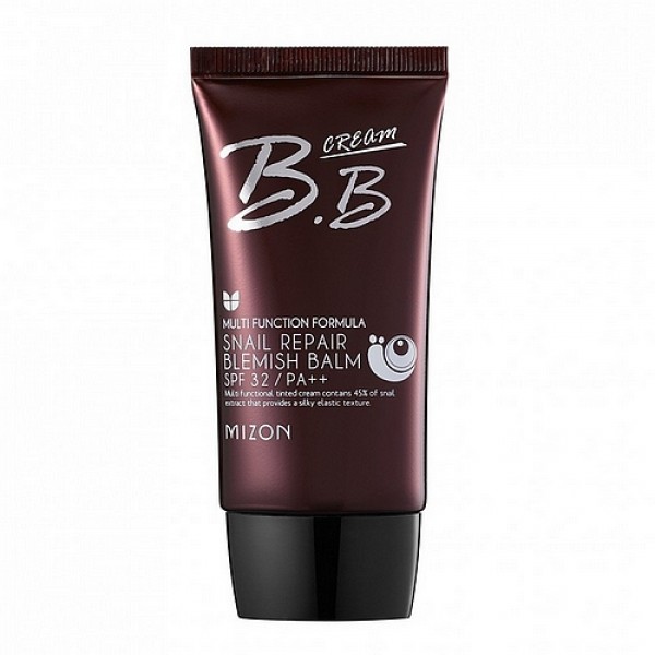 крем бб с улиточным экстрактом крем бб с улиточным экстрактомSnail Repair Blemish Balm. Крем ББ с улиточным экстрактом<br><br>Содержание улиточного экстракта - 42%.<br><br> <br><br>Обладает эффектом микропилинга, препятствует обезвоживанию кожного покрова, тем самым предотвращая образование преждевременных морщинок и гусиных лапок.<br><br> <br><br>Оказывает выраженное положительное действие на угревые высыпания (акне), сужает расширенные и открытые поры, растяжки. Также рекомендован для тусклой и усталой кожи с признаками хроно- и фотостарения?.<br><br> <br><br>Выравнивает цвет лица, увлажняет, отбеливает, благодаря слизи улитки происходит интенсивное обновление кожи.<br><br> <br><br>Подходит для всех типов кожи, легкая текстура.<br><br> <br><br>Легкая текстура, подстраивается под тон кожи, держится в течении всего дня. Отлично маскирует покраснения и борется с ними.<br><br> <br><br>Оттенок светлый беж.<br><br> <br><br>Солнцезащитный фактор SPF32.<br><br> <br><br>Объем 50 мл.<br>