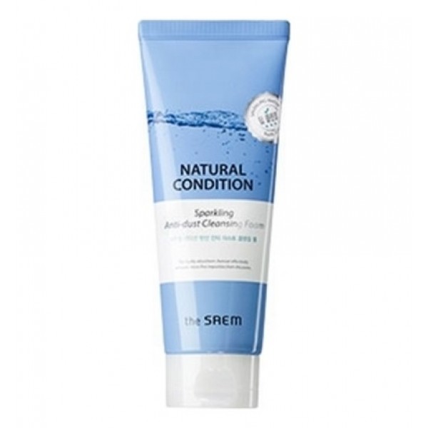 пенка для умывания the saem natural condition sparkling anti-dust cleansing пенка для умывания the saem natural condition sparkling anti-dust cleansingNatural Condition Sparkling Anti-dust Cleansing. Пенка для умывания с активным водородом воды и углем бамбука<br><br>Пенка для жительниц больших городов, на кожу которых в течение дня оседают пыль, угарный газ, скапливаются различные вредные вещества из окружающей среды, отмершие частички и кожный жир. Кроме того, тональные средства и декоративная косметика также забиваются в поры. В результате получается коктейль, который приводит к различным неприятностям: появляются воспаления, черные точки и др.<br><br> <br><br>Пенка Natural Condition Sparkling Anti-dust Cleansing от The Saem – настоящее спасение для кожи, глоток живительной влаги и глубокое очищение. Пенка интенсивно увлажняет, снабжает клетки кислородом, усиливает защитные свойства кожи, уменьшает отечность. После очищения кожа становится свежей, наполняется жизненной силой, буквально расправляется и разглаживается.<br><br> <br><br>В составе пенки на основе минеральной и родниковой воды порошок бамбукового угля, а также высокое содержание натуральных компонентов.<br><br>Бамбуковый уголь оказывает усиленное очищающее и антибактериальное действие: глубоко очищает поры от загрязнений, удаляет омертвевшие клетки, излишки кожного сала, аммиак, формальдегиды, толуол, пыль.<br><br> <br><br>Пантенол, витамин Е, а также экстракты алоэ вера, зеленого чая, гамамелиса, бамбука, лайма, лимона, кипрея, яблока, мяты перечной, герани, розмарина, шалфея, бергамота способствуют ее очищению и оздоровлению, увлажняют и успокаивают, снимают раздражения и шелушения, мягко осветляют и выравнивают тон кожи, способствуют разглаживанию морщин, защищают от воздействия свободных радикалов.<br><br> <br><br>Способ применения: Нанести на влажную кожу лица и шеи, помассировать, затем смыть теплой водой.<br><br> <br><br>Объем: 150 мл<br>