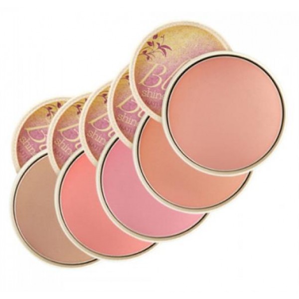румяна nature republic shine blossom blusher румяна nature republic shine blossom blusherShine Blossom Blusher. Румяна<br><br>Эти нежные румяна прекрасно подчеркивают скулы, придавая лицу свежесть и выразительность. Они обладают невероятно шелковистой текстурой, легко ложатся на кожу, не утяжеляя ее, не вызывая ощущений стянутости и дискомфорта.<br><br>Румяна придают лицу красивую рельефность и естественность. Они создают безупречно ровное, гладкое и шелковистое покрытие на щеках с легким оттенком.<br><br>Продукт подойдет даже для обладательниц чувствительной кожи, он не содержит агрессивных компонентов в своем составе, не вызывает каких-либо раздражений. Это идеальное средство для финальной стадии нанесения макияжа, которое обладает длительной стойкостью, не тускнея, не растекаясь и не пачкаясь.<br><br>Оттенки:<br><br><br>Pink Blossom<br><br>Apricot<br><br>Baby Pink<br><br>Coral<br><br>Shading Beige<br><br><br>Способ применения: Наносить на область скул на финальной стадии макияжа при помощи специальной пуховки, растушевать.<br><br>Вес: 10 г<br><br>Вес г: 10.00000000