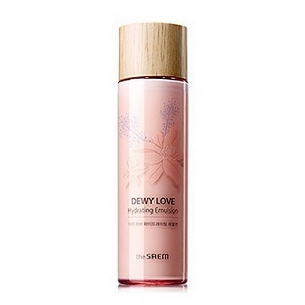 эмульсия увлажняющая the saem dewy love hydrating emulsion эмульсия увлажняющая the saem dewy love hydrating emulsionDewy Love Hydrating Emulsion. Эмульсия увлажняющая с цветочным комплексом<br><br>Нежное молочко с пленительным цветочным ароматом – идеальное средство для увлажнения кожи, особенно в жаркий летний день. Эмульсия с экстрактом цветов, гиалуроновой кислотой и витамином E наполняет кожу чистой живительной влагой и жизненной энергией, освежает кожу и омолаживает ее.<br><br> <br><br>Экстракты сакуры, камелии, лотоса, розы, лилии и эдельвейса наполняют кожу силой и энергией, увлажняют, освежают и тонизируют, защищают от УФ-излучения, осветляют и выравнивают тон. Цветочные экстракты оказывают противовоспалительное и антибактериальное действие, успокаивают раздражения и способствуют их заживлению, устраняют сухость и шелушения.<br><br> <br><br>Кроме того, цветочные экстракты оказывают омолаживающее действие, замедляя процессы старения, дарят коже упругость и утонченную матовость, делают ее мягкой и бархатистой.<br><br> <br><br>Гиалуроновая кислота – интенсивно увлажняет кожу, а также создает на поверхности кожи незаметную тончайшую пленку, которая предотвращает испарение воды, сохраняя влагу внутри, при этом она не закупоривает поры кожи, а также способствует более глубокому проникновению других активных компонентов эмульсии.<br><br> <br><br>Цветочная эмульсия, подобно капелькам росы, проникает в каждую клеточку кожи, интенсивно увлажняет и сохраняет ее оптимальный гидро-баланс в течение 24 часов.<br><br>При регулярном применении эмульсии, особенно в комплексе с другими средствами серии, кожа станет гладкой и изумительно нежной, как самые прекрасные цветы.<br><br> <br><br>Ароматы цветов улучшают настроение, помогают снять стресс и усталость.<br><br> <br><br>Способ применения: Нанести эмульсию на очищенную и тонизированную кожу и распределить поглаживающими движениями.<br><br> <br><br>Объём: 150 мл<br><br> <br>