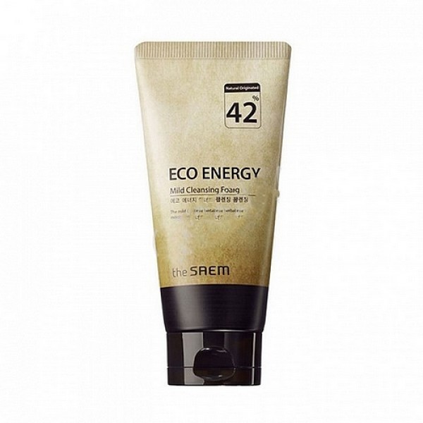 пенка для умывания мужская the saem eco energy mild cleansing foam пенка для умывания мужская the saem eco energy mild cleansing foamEco Energy Mild Cleansing Foam. Пенка для умывания мужская<br><br>Специальная серия для ухода за мужской кожей. Линия содержит все необходимые средства для полноценного ухода, создана на основе растительных экстрактов и масел.<br><br> <br><br>Мягкая пенка очищает любые загрязнения, а также кожный жир, который скапливается на поверхности кожи, способствует очищению пор, регулирует работу сальных желез. Сбалансированный состав пенки способствует глубокому увлажнению, питает и смягчает грубую мужскую кожу, делает ее мягкой и гладкой. Растительные экстракты снимают покраснения и раздражения, способствуют сужению расширенных пор, предупреждают появление жирного блеска.<br><br> <br><br>Ферментированные экстракты лаванды, розмарина и тимьяна успокаивают кожу, оказывают противовоспалительное действие, ускоряют заживление ранок и порезов.<br><br> <br><br>Экстракт лимона – мощный натуральный антиоксидант, нейтрализующий действие свободных радикалов, ускоряет клеточный метаболизм, подавляет синтез меланина, благодаря чему осветляются существующие пигментные пятна и предотвращается появление новых.<br><br> <br><br>Экстракт мяты – освежает кожу, оказывает успокаивающее и болеутоляющее действие, что особенно актуально для чувствительной и раздраженной кожи, уменьшает отечность, стирает с лица следы стрессов и усталости, дарит приятную прохладу.<br><br> <br><br>Экстракт гамамелиса – оказывает вяжущее и противовоспалительное действие, успокаивает кожу и снимает раздражения, сужает поры и улучшает цвет лица.<br><br> <br><br>Гиалуроновая кислота – интенсивно увлажняет кожу, как на поверхности, так и изнутри, создает незаметную тончайшую пленку, которая предотвращает испарение воды, «запирая» ее внутри кожи.<br><br> <br><br>Также в составе пенки эфирные масла розмарина, лаванды, базилика, муската, герани, лимона и апельсина, которые усиливает ухаживающее и оздоравливающее воздействие средства на кожу, оказывают противовоспалительное, успокаивающее и регенерирующее действие.<br><br> <br><br>Пенка подходит для любого типа кожи, даже для самой чувствительной, дарит ей приятную свежесть, наполняет энергией. Даже самая грубая кожа становится мягче, исчезают шелушения и шероховатости, разглаживаются морщины, тон становится светлее.<br><br> <br><br>Аромат пенки оказывает антистрессовое действие, снимает усталость, настраивает на позитивный лад.<br><br> <br><br>Способ применения: Вспенить средство, нанести массажными движениями на влажную кожу лица, затем смыть теплой водой.<br><br> <br><br>Объём: 150 мл<br><br>Вес г: 150.00000000