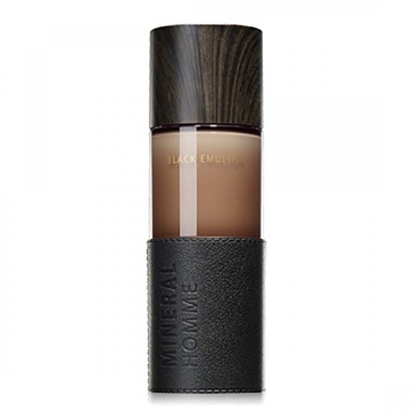 эмульсия увлажняющая the saem mineral homme black emulsion эмульсия увлажняющая the saem mineral homme black emulsionMineral Homme Black Emulsion. Эмульсия увлажняющая разработана корейскими учеными и косметологами, как средство с богатым витаминно-минеральным лечебным комплексом, учитывая особенности мужской кожи, склонной обычно к жирности или сухости.<br><br>Эмульсия благодаря составу восполняет в коже нужный объем витаминов необходимый для защиты и водного баланса, борется с признаками и следами усталости, способствует быстрому заживлению и обновлению поврежденных клеток кожи, придает тонус и здоровый внешний вид. <br><br>Благодаря натуральным минералам средство быстро впитывается и кожа не испытывает дискомфорта от жирного блеска, закупоренных пор или стянутости из-за недостаточного увлажнения.<br>