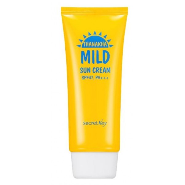 крем мягкий солнцезащитный secret key thanakha mild sun cream spf47 pa+++ крем мягкий солнцезащитный secret key thanakha mild sun cream spf47 pa+++Thanakha Mild Sun Cream SPF47 PA+++. Крем мягкий солнцезащитный<br><br>Содержит оксид цинка, ниацинамид, масло камелии, экстракт дрожжей, экстракт танаки, березовый сок, ледниковую воду, аденозин и т.д.<br><br>Неорганический солнцезащитный фильтр мягко воздействует на кожу, создает защитный барьер, не перегружая ее. Уменьшает возможность появления раздражения у слабой, чувствительной, а так же детской кожи.<br><br>Не создает белесого оттенка на поверхности эпидермиса! Для семейного использования.<br><br>Экстракт танаки богат танинами. создает охлаждающий эффект, сохраняет эластичность пор, способствует смягчению кожи.<br><br>Способ применения: Нанесите крем на последнем шаге базового ухода.<br><br>Вес: 100 г<br><br>Вес г: 100.00000000