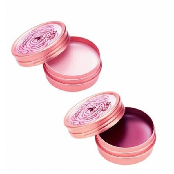 бальзам для губ с маслом розы skin food rose essence lip balm бальзам для губ с маслом розы skin food rose essence lip balmRose Essence Lip Balm. Бальзам для губ с маслом розы<br><br>Компактная баночка с бутоном розы на крышке радует своим элегантным дизайном и ценным содержимым. Запечатанный в ней бальзам источает роскошный аромат королевы цветов - розы, и заботливо ухаживает за уязвимой кожей губ.<br><br>Масло розы в составе бальзама обладает следующим эффектом:<br><br><br>снятие воспалений;<br><br>устранение шелушения и раздражения;<br><br>повышение эластичности и упругости;<br><br>борется с возбудителями инфекций;<br><br>заживляет трещины;<br><br>стимулирует обновление клеток.<br><br><br>Выраженный запах эфирного масла розы, как утверждают поклонники ароматерапии, является афродизиаком. Регулярное вдыхание натурального аромата розы тонизирует организм, активизирует внимание и улучшает настроение.<br><br>Бальзам для губ предложен в двух вариантах:<br><br><br>интенсивный уход Treatment Balm<br><br>легкий окрашивающий эффект Tinted Balm.<br><br><br>Способ применения: С помощью подушечки пальца или специальной кисточки распределить небольшое количество бальзамов по губам.<br><br>Вес: 8 г<br><br>Вес г: 8.00000000