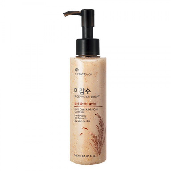средство очищающее с рисовой водой the face shop rice bran all-in-one cleanser средство очищающее с рисовой водой the face shop rice bran all-in-one cleanserRice Bran All-in-One Cleanser. Средство очищающее с рисовой водой<br><br>Заменяет сразу несколько косметических средств, позволяет быстро и без усилий удалить с кожи макияж и загрязнения. Подходит для любого типа кожи, в том числе, даже для очень чувствительной и проблемной кожи.<br><br>Средство связывает и растворяет жиры на поверхности кожи, удаляет декоративную косметику, в том числе, стойкую: ББ и СС-кремы, любые тональные средства и санблоки, тушь, подводку, тинты. Не разрушает естественный защитный липидный слой, не оставляет чувства стянутости после умывания.<br><br>В составе средства рисовый экстракт, который оказывает глубокое увлажняющее, питательное и смягчающее действие, ускоряет регенерацию клеток, обладает успокаивающими и противовоспалительными свойствами, устраняет раздражения. Кроме того, экстракт риса улучшает цвет кожи: выравнивает ее тон, осветляет пигментацию, делает матовой и бархатистой.<br><br>Масло рисовых отрубей оказывает прекрасное питательное, увлажняющее и смягчающее действие. Его регенерирующие свойства способствуют обновлению кожного покрова, восстанавливают его упругость и эластичность. Масло разглаживает существующие морщины и предупреждает появление новых. Оно легко впитывается и не забивает поры, гипоаллергенно, может применяться и для кожи в области вокруг глаз. Кроме того, масло служит защитой от ультрафиолетовых лучей.<br><br>Также в составе средства масла сладкого миндаля, ши, жожоба, макадамии и витамин E.<br><br><br>Масло сладкого миндаля – эффективно борется с воспалениями, придает мягкость, интенсивно питает кожу, разглаживает ее.<br><br>Масло жожоба – восстанавливает кожные покровы, снимает воспаления, обеспечивает полноценное питание и глубокое увлажнение.<br><br>Масло макадамии – делает кожу более гладкой и шелковистой, разглаживает ее и заметно омолаживает.<br><br>Витамин Е – природный антиоксидант, который препятствует раннему увяданию кожи.<br><br><br>Способ применения: Нанести на кожу лица, помассировать, чтобы средство растворило макияж, затем тщательно умыть лицо.<br><br>Объем: 145 мл<br>
