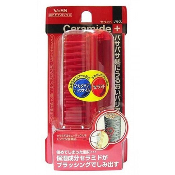 щетка складная для увлажнения волос vess ceramide compact brush щетка складная для увлажнения волос vess ceramide compact brushCeramide Compact Brush. Щетка массажная (складная) для увлажнения и смягчения волос с церамидами содержит микрокапсулированные церамиды и масло австралийского ореха макадамия для ежедневного увлажнения и смягчения волос при расчёсывании.<br><br>Церамиды - это естественные составляющие кутикулы волоса, они образуют на поверхности волоса защитный липидный слой, увеличивают уровень увлажнения сухих, с секущимися кончиками волос, препятствуют сухости и потере влаги.<br>Масло австралийского ореха Макадамия смягчает волосы, предотвращая спутывание волос во время расчёсывания.<br><br>Внимание при применении: Не используйте при заболеваниях или повреждениях кожи головы. Избегайте продолжительного воздействия горячего воздуха фена, что может привести к изменению формы щетки. Не используйте одновременно с применением специальных средств для расчёсывания или выпрямления спутанных волос, это может повлиять на качество щетки.<br><br>По мере загрязнения ополосните щетку тёплой водой, хорошо обсушите на воздухе без специальных средств для сушки.<br><br>Состав: основной корпус-держатель с ручкой - AS-древесная смола, зубцы- полиэстер, микрокапсулированные церамиды.<br>