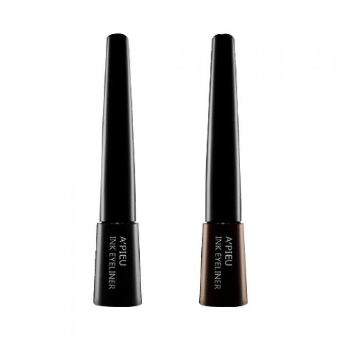 жидкая подводка для глаз apieu ink eye liner жидкая подводка для глаз apieu ink eye linerInk Eye Liner. Жидкая подводка для глаз<br><br>Жидкая подводка, которая поможет создать эффектный и выразительный макияж глаз. Рисует четкие линии любой толщины, а плотные пигменты придают им насыщенный цвет, который сохраняется в течение целого дня. Средство имеет стойкую формулу, поэтому не размазывается и не осыпается под влиянием внешних факторов.<br><br>Основными компонентами являются:<br><br>Экстракт кунжута – обеспечивает полноценное питание кожи, разглаживает морщины, придает мягкость, предупреждает раннее увядание, возвращает упругость, оберегает от любых воздействий.<br><br>Экстракт сои – насыщают клетки живительной влагой, устраняют темные круги и уменьшают отечность, заметно омолаживает кожу, благодаря чему взгляд становится более открытым и сияющим.<br><br>Экстракт ежевики – прекрасно освежает, мягко удаляет отмершие клетки, снимает воспаления, избавляет от сухости и шелушений, дарит коже ясный и здоровый тон.<br><br>Подводка обладает ультратонкой кисточкой, которая обеспечивает быстрое и аккуратное нанесение линий. Используя Apieu Ink Eye Liner, вы сможете каждый день создавать яркий макияж глаз и в любой ситуации выглядеть безупречно.<br><br>Применение: Провести линию вдоль роста ресниц.<br><br>Объем: 4 мл<br>