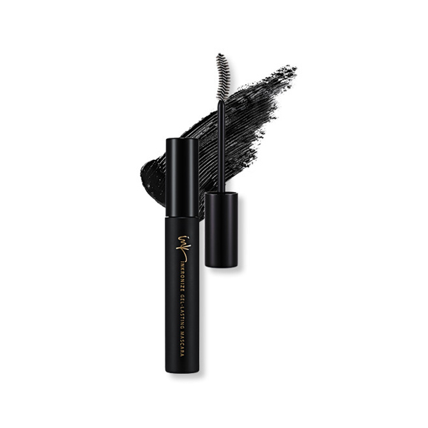 тушь для ресниц enprani inkronize gel-lasting mascara тушь для ресниц enprani inkronize gel-lasting mascaraInkronize Gel-Lasting Mascara. Тушь для ресниц<br><br>Глубокий черный цвет этой туши более интенсивный, чем у большинства других. Благодаря специальным цветовым пигментам и полимерам, тушь безупречно наносится на ресницы, прокрашивая их от корней до самых кончиков, не склеивая и не оставляя комочков.<br><br>Помимо прекрасных декоративных свойств, тушь также хорошо ухаживает за ресницами, предупреждает их ломкость и выпадение, делает более сильными и упругими. В составе туши протеины шелка, которые делают ресницы здоровыми и шелковистыми. Также в составе экстракты персика, корицы и другие полезные компоненты.<br><br>Тушь выпускается в 2 вариантах:<br><br><br>01 Enprani Inkronize Gel Lasting Mascara – тушь для ресниц подкручивающая<br><br>02 Enprani Inkronize Gel Lasting Mascara – тушь для ресниц объемная<br><br><br>Способ применения: Нанести тушь на сухие ресницы зигзагообразными движениями.<br><br>Объем: 8 мл<br>
