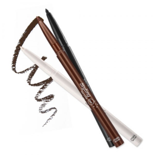 карандаш для глаз etude house house styling eye liner карандаш для глаз etude house house styling eye linerHouse Styling eye liner. Карандаш для глаз<br><br>Корейский косметический бренд ETUDE HOUSE представляет продукт «2 в 1» - это карандаш и подводка для прорисовки стойких линий глаз, который разработан специалистами из природных высококачественных составляющих. Инструмент для легкой прорисовки ровных линий мастерами и новичками в сфере макияжа ложится мягко, делая взгляд сверхвыразительным и загадочно глубоким.<br><br>Палитра оттенков продукта позволит остановиться на нужном цвете:<br><br><br>Жемчужно-серебрянном (02);<br><br>Коричневом (03).<br><br><br>Предназначение коричневого карандаша понятно - им можно подчеркнуть глубину взгляда, корректировать макияж, заменить или дополнить тени. А для чего же нужна подводка белого оттенка? Лайнер белого/серебристого цвета – незаменимый инструмент визажистов. Представленный мягкий карандаш светлого цвета заменит кайял при подводке внутренней поверхности века, что визуально увеличит глаза и сделает более открытым ваш взгляд. Также, вы можете его использовать как базу для теней, нанося на верхнее веко и хорошо растушевывая, тени после этого лягут ярко и долго продержатся.<br><br>Для коррекции узко посаженных глаз наносите светлый лайнер на внутренние уголки глаз, хорошо растушевывая – ваши черты лица будут выглядеть идеальными. С помощью этого карандаша можно добиться эффекта графичных стрелок, если вы подведете хвостик темной стрелки белым карандашом и растушуете область между кожей и светлой линией. Кроме того, такой карандаш подойдет и для макияжа бровей: чтобы подчеркнуть их форму, по нижней границе очертите белую линию и сильно растушуйте ее. А при выщипывании бровей, сначала очертите их границы белым карандашом, чтобы не удалить нужные волоски – это позволит сохранить нужную форму бровей.<br><br>Жемчужный лайнер позволит увеличить объем губ, если нанести его над верхней губой в виде «галочки», или высветлить им центр губ перед нанесением помады. Автоматический карандаш-подводка темного цвета способен создать как тонкие гафичные стрелки, так и толстые, стрелки-крылья, египетские, дымчатые. Грифель продукта мягкий выдвижной, что позволит отрегулировать степень яркости и плотности при нанесении. Формула средства высокостойкая, продержится целый день, не смазываясь под воздействием влаги и других факторов. Автоматический лайнер – инструмент, который экономит ваше время, ведь его не нужно постоянно подтачивать, а достаточно выкрутить и приступить к работе.<br><br>Способ применения: выкрутите карандаш и нанесите подводку на кожу век необходимым вам способом.<br><br>Вес г: 10.00000000