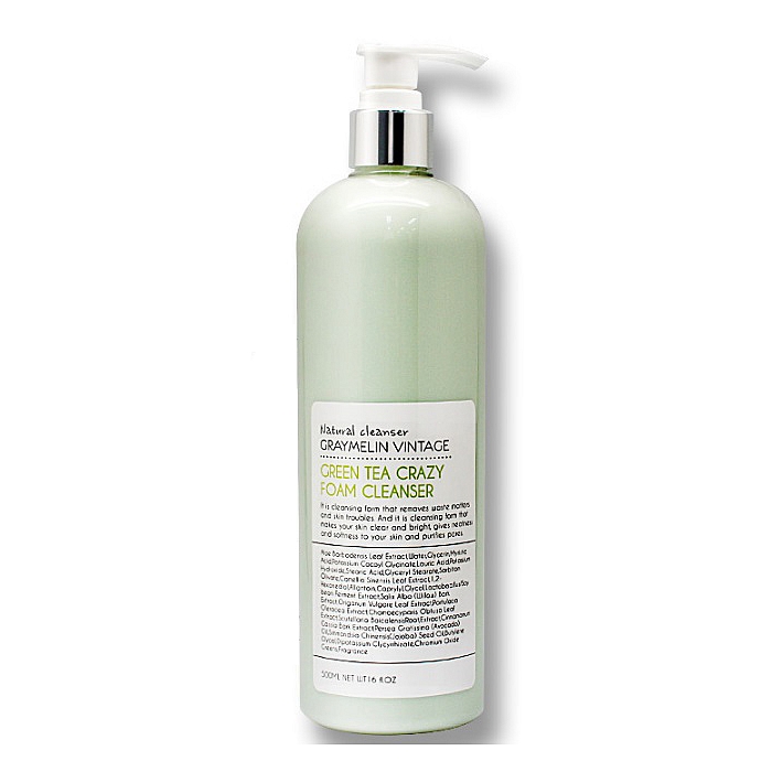 очищающая пенка с экстрактом зеленого чая graymelin green tea crazy foam cleanser очищающая пенка с экстрактом зеленого чая graymelin green tea crazy foam cleanserGreen Tea Crazy Foam Cleanser. Очищающая пенка<br><br> <br><br>Экстракты зеленого чая в составе средства обладает сильным антиоксидантным эффектом, экстракт алоэ улучшает цвет лица, успокаивает и увлажняет сухую кожу. Масло авокадо и масло жожоба питают. Благодаря натуральному составу пенка для умывания бережно ухаживает даже за самой чувствительной кожей.<br><br> <br><br>Густая упругая пена хорошо растворяет и бережно очищает кожу от различных загрязнений: остатки макияжа, омертвевшие клетки, излишнее кожное сало. Пенка для умывания смягчает и делает кожу чистой и сияющей.<br><br> <br><br>Тип кожи: сухая кожа<br><br> <br><br>Применение: Выдавите необходимое количество пенки на ладонь, добавьте немного воды, взбейте пену. Нанесите на влажную кожу лица, помассируйте и тщательно смойте водой.<br><br> <br><br>Состав: Aloe Barbadensis Leaf Extract, Water, Glycerin, Myristic Acid, Potassium Cocoyl Glycinate, Lauric Acid, Potassium Hydroxide, Stearic Acid, Glyceryl Stearate, Sorbitan Olivate, Camellia Sinensis Leaf Extract, 1,2-Hexanediol, Allantoin, Caprylyl Glycol, Lactobacillus/Soybean Ferment Extract, Salix Alba (Willow) Bark Extract, Origanum Vulgare Leaf Extract, Portulaca Oleracea Extract, Chamaecyparis Obtusa Leaf Extract, Scutellaria Baicalensis Root Extract, Cinnamomum Cassia Bark Extract, Persea Gratissima (Avocado) Oil, Simmondsia Chinensis(Jojoba) Seed Oil, Butylene Glycol, Dipotassium Glycyrrhizate, Chromium Oxide Greens, Fragrance<br><br> <br><br>Объем: 500 мл<br>