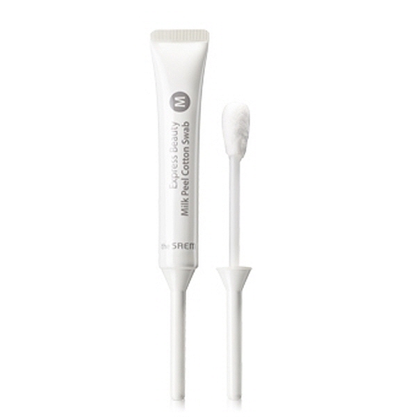 экспресс-пилинг the saem express beauty milk peel cotton swab экспресс-пилинг the saem express beauty milk peel cotton swabThe Saem Express Beauty Milk Peel Cotton Swab AHA 7%<br><br>Средство содержит АНА-кислоты 7%, экстракт алоэ вера, экстракт портулака, фильтрат брожения Alteromonas, гидролизованный соевый белок и т.д.Средство бережно удаляет загрязнения, снимает омертвевший слой клеток кожи, открывает клеткам дыхание, ускоряет регенерацию коллагена. Благодаря содержанию экстракта алоэ вера, вместо воды, пилинг не раздражает кожу и обладает седативным действием.<br><br>После пилинга рельеф кожи становится ровнее, происходит глубокое очищение. Кожа становится нежной, бархатистой, запускаются обменные процессы на глубинном уровне. Благодаря пилингу последующие процедуры ухода воспринимаются кожей максимально эффективно.<br>Комплекс из пяти пептидов уменьшает уже имеющиеся морщины, подтягивает, увлажняет, помогает активно сопротивляться многочисленным факторам старения, улучшает цвет лица. Пептиды также способствуют укреплению контуров лица, повышению общего тонуса кожи, укреплению коллагеновых волокон.<br><br>АНА-кислоты удаляют наслоения роговых чешуек, огрубляющих рисунок кожи и подчеркивающих морщины, а также предотвращают их появление. Оказывают отшелушивающее, увлажняющее, противовоспалительное и ангиоксидантное действие, а также стимулируют синтез коллагена и гликозаминогликанов в коже. Помимо отшелушивающего эффекта, обладают отбеливающим эффектом. Удобная разовая упаковка. Не содержит парабенов, талька, синтетических отдушек, искусственных красителей, триэтаноламина, минерального масла, сульфатов ПАВ.<br><br>Применение: <br><br>Вскрывать упаковку с пилингом непосредственно перед использованием и не использоваь его повторно после вскрытия. Использовать пилинг перед ночным уходом за кожей. Выдавить небольшое количество пилинга на ватный аппликатор. Мягкими движениями нанести пилинг на все лицо, избегая область вокруг глаз и рта. (Вы можете почувствовать небольшое раздражение на коже, это нормальная и временная реакция, не волнуйтесь.) Через 5 минут можно продолжить обычный уход за кожей.<br><br>Не смывать средство. Периодичность процедуры: 1- 2 раза в неделю.<br>
