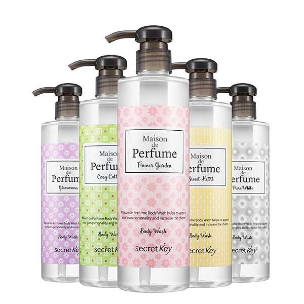 гель для душа гель для душаMaison de Perfume Body Wash. Гель для душа<br><br>Серия парфюмированных очищающих гелей для душа с успокаивающими нежными и тонизирующими ароматами. Каждое из средств обладает великолепным очищающим и увлажняющим кожу действием, удаляет все накопившиеся загрязнения с поверхности кожи. Активные компоненты геля заставляют кожу дышать, освежают, глубоко увлажняют кожу тела.<br><br> <br><br>Гель южнокорейской компании Secret Key имеет негустую текстуру, легко пенится при добавлении небольшого количества воды, пена с мельчайшими пузырьками, наполненными воздухом, массирует кожу, усиливает кровообращение и приток кислорода. В составе гелей кроме очищающих и питающих компонентов присутствуют антиоксиданты, которые препятствуют процессам увядания и раннего старения кожи, поддерживают её упругость.<br><br> <br><br>Выпускается в нескольких вариантах:<br><br> <br><br><br>Cosy Cotton - парфюмированный гель для душа дарит непревзойденно теплое чувство уюта и умиротворенное настроение, создавая глубокий запах для ценителей непринужденной элегантности.<br><br> <br><br>Flower Garden - парфюмированный гель для душа с глубоким классическим запахом, сочетающим розу и бергамот, придаст женщине чувственность, утонченность и романтическое настроение.<br><br> <br><br>Glamorous - парфюмированный гель для душа вобрал завораживающие оттенки экзотических фруктов и сливочной ванили, сочетающие сексуальность и провокацию. Улучшенный французский аромат выгодно подчеркивает характер современной завоевательницы и ее уникальность.<br><br> <br><br>Pure White - парфюмированный гель для душа с безупречно нежным ароматом белой фрезии придаст женщине магическое очарование с оттенком невинности и непосредственности.<br><br> <br><br>Sweet Heart - парфюмированный гель для душа с мягкой цветочно-фруктовой композицией сделает Вас особенной в глазах каждого мужчины, обволакивая аурой из драгоценной древесины и нежного, как поцелуй, мускуса.<br><br><br> <br><br>Способ применения: Нанести на губку и взбить пену, после чего распределить ее по коже и помассировать. Тщательно смыть водой.<br><br> <br><br>Объем: 500 мл<br>