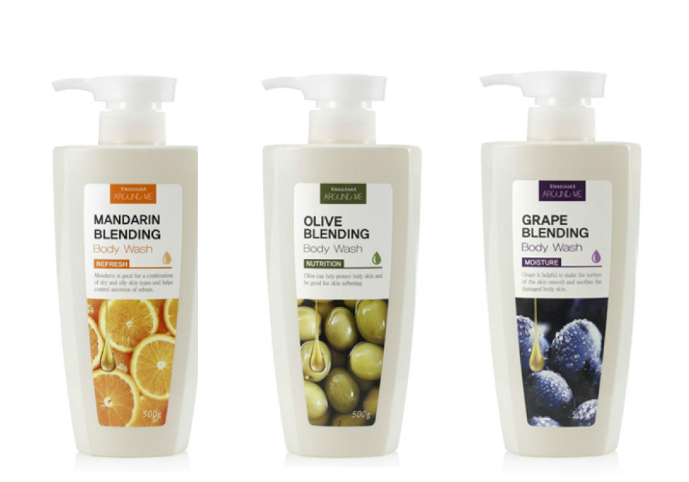 гель для душа welcos around me blending body wash гель для душа welcos around me blending body washAround me Blending Body Wash. Гель для душа<br><br><br>Around me Grape Blending Body Wash. Гель для душа с виноградом<br><br><br>Гель для душа содержит экстракт винограда и масло семечек винограда, которое увлажняет кожу. Богатая и нежная пена очищает кожу тела от загрязнений без раздражения. Увлажняет сухую кожу, делает ее гладкой и сияющей. Кисло-сладкий аромат винограда поднимает настроение и освежает.<br><br><br>Around me Mandarin Blending Body Wash. Гель для душа с мандарином<br><br><br>Гель для душа содержит экстракт мандарина и масло кожуры мандарина, которое тонизирует и укрепляет кожу тела. Богатая и нежная пена очищает кожу тела от загрязнений без раздражения. Средство делает кожу подтянутой и упругой, снимает стресс. Свежий, сочный аромат мандарина поднимает настроение и освежает.<br><br><br>Around me Olive Blending Body Wash. Гель для душа с оливой<br><br><br>Натуральное масло оливы чрезвычайно богат витаминами А, В и Е, которые не только питают, но и заботятся о красоте Вашей кожи. Продукт создает густую и прочную пену, которая подобно магниту притягивает и растворяет частицы уличной пыли и избыток кожного сала. Средство обладает легкой текстурой, которая мгновенно удалит ороговевшие клетки и подарит коже мягкость.<br><br>Экстракт оливы в составе средства обладает легким дезодорирующим эффектом, препятствует размножению бактерий и улучшает тон кожи. Кроме того масляная фаза геля глубоко питает и увлажняет сухую кожу, особенно в холодный период года.<br><br>Способ применения: Капните необходимое количество геля на мочалку или ладонь, распределите по коже и смойте теплой водой.<br><br>Объем: 500 мл<br>