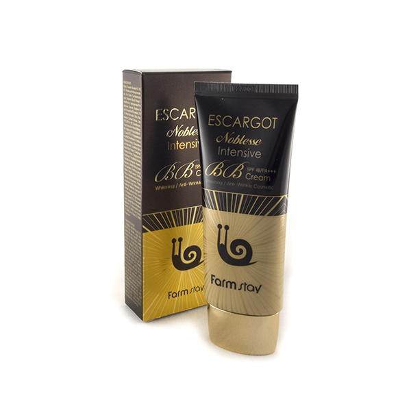 многофункциональный бб крем с экстрактом королевской улитки farmstay escargot noblesse intensive bb cream spf 48/pa++ многофункциональный бб крем с экстрактом королевской улитки farmstay escargot noblesse intensive bb cream spf 48/pa++Escargot Noblesse Intensive BB Cream SPF 48/PA++. Многофункциональный ББ крем с экстрактом королевской улитки<br><br>BB-кремы уже давно доказали свое право на нахождение в каждой женской косметичке. Они легче и универсальнее, чем обычные тональные средства, имеют прекрасную кроющую способность, свойство адаптации к тону кожи, а также приятную текстуру, не создающую эффекта маски.<br><br>Компоненты крема подобраны таким образом, чтобы поддерживать красоту и молодость более зрелой дермы. Поэтому, кроме безупречного макияжа он будет служить и замечательным уходовым средством.<br><br>Основным ингредиентом крема является секрет слизи улитки – муцин. Он отлично воспринимается и усваивается дермой, регенерирует и восстанавливает ее, увлажняет, а также осветляет возрастную пигментацию и веснушки.<br><br><br>Благодаря муцину крем обогащен эластаном и коллагеном, которые играют значительную роль в поддержании упругости и молодости кожи.<br><br>Аллантоин восстанавливает поврежденные участки эпителия, увлажняет и восстанавливает покров. Витаминный комплекс обеспечивает питание и защиту кутиса, предотвращение сухости и преждевременного увядания.<br><br>Гликолиевая кислота мягко отшелушивает ороговевший слой дермы, подсушивает прыщики, сглаживает мелкие морщины и осветляет пигментированные участки.<br><br><br>Также в составе крема присутствует группа антибиотиков, оказывающая противовоспалительное и противомикробное действие. Приятным бонусом ко всем качественным характеристикам крема станет и наличие солнцезащитного фильтра среднего показателя, поэтому крем будет актуален в любое время года.<br><br>По типам кожи крем совершенно универсален и не имеет противопоказаний.<br><br>А его стильный, выполненный в черно-золотой гамме, дизайн подарит эстетическое удовольствие во время каждой процедуры.<br><br>Способ применения: Достаточное количество крема равномерно нанесите на всю поверхность лица и распределите при помощи косметического спонжа или специальной кисти. Закрепите макияж при помощи пудры.<br><br>Вес: 50 г<br><br>Характеристики товара<br><br><br><br><br>Тип кожи<br><br>для всех типов; комбинированная; тусклая; жирная; воспаленная; чувствительная; увядающая<br><br><br><br>Серия<br><br>Escargot Noblesse<br><br><br><br>Функции<br><br>антивозрастной уход; выравнивание тона; защита от УФ лучей; повышение упругости<br><br><br><br>Несовершенства<br><br>воспаления; морщины; пигментация; покраснения; пост-акне; расширенные поры<br><br><br><br><br> <br><br>Вес г: 50.00000000
