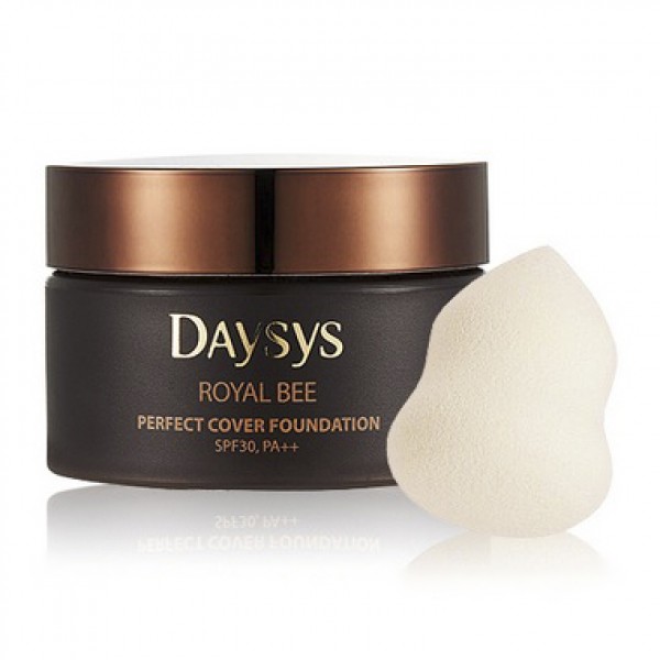 тональная основа с экстрактом меда и прополиса enprani daysys royal bee perfect cover foundation тональная основа с экстрактом меда и прополиса enprani daysys royal bee perfect cover foundationDaysys Royal Bee Perfect Cover Foundation. Тональная основа с экстрактом меда и прополиса<br><br>Тональная основа с экстрактом меда и прополисом ухаживает за кожей, одновременно создавая идеально ровное покрытие для дальнейшего нанесения макияжа.<br><br>Гелеобразный компонент в составе средства с содержанием аминокислот повышает упругость кожи, создает плотное, но дышащее покрытие.<br><br>Основа создает естественное покрытие, сохраняет эффект естественного макияжа, маскируя недостатки кожи. Обладает устойчивой формулой, сохраняет эластичность покрытия, поддерживая оптимальный уровень влаги на поверхности и внутри дермы.<br><br>Содержит токоферола ацетат, сафлоровое масло, масло семян чиа, мед, растительный скквален, аденозин, керамиды и экстракт меда. <br><br>В состав меда входит 15–20% воды, до 70% сахаров, а также протеины, аминокислоты, витамины С, D, ферменты, органические кислоты, минеральные соли калия, кальция, натрия, магния, железа, меди, кобальта, фосфора, серы, кремния, антибактериальные вещества, пыльца, воск, пигменты, которые ухаживают за кожей, насыщая витаминами и минералами.<br><br>Содержит Витамин Е – мощнейший антиоксидант, который замедляет процессы старения, оказывает противовоспалительное действие, активно заживляет поврежденную кожу. Также эффективно восстанавливает водный баланс кожи, защищает от вредного воздействия УФ-лучей благодаря высокому фактору SPF30 и выступает в качестве природного консерванта.<br><br>Хорошо увлажняет, смягчает и питает кожу, стимулирует водно-солевой и жировой обмен в эпидермальных клетках, оказывает регенерирующее и очищающее действие, облегчая удаление ороговевших клеток.<br><br>Керамиды в составе средства образуют липидный барьерный слой кожи, что позволяет при повреждении поверхностного слоя кожи уменьшить потерю воды и улучшить упругость эпидермиса.<br><br>Сафлоровое масло оказывает смягчающее, укрепляющее и питательное действие на кожу, нормализует клеточные функции, улучшает кровообращение, обладает противовоспалительным действием, высокой влагоудерживающей и влагорегулирующей способностью. Кроме того, масло сафлора красильного служит активным проводником других компонентов в более глубокие слои кожи.<br><br>Масло семян чиа – превосходный источник антиоксидантов, их концентрация больше, чем в свежей голубике и чернике, высокая концентрация кислот омега-3., 6 и 9. Оказывает интенсивное смягчающее действие, придает коже эластичность, оказывает противовоспалительное действие, помогает бороться с акне.<br><br>Прополис славится своими регенерирующими свойствами и используется в качестве эффективного восстанавливающего средства, позволяющего защищать кожу от преждевременного старения, питать и восстанавливать каркасную структуру кожи.<br><br>Аллонтоин и пантенол в составе средства успокаивают раздраженную кожу. Прополис оказывает питательный эффект, а пчелиный яд эффективно успокаивает кожу, выравнивая цвет лица, устраняя покраснения и шелушения. Тоник способствует заживлению и устранению акне и следов пост-акне. Ваша кожа приобретет ровный красивый оттенок, станет ровной и идеально гладкой на вид и на ощупь. Богатый состав витаминов помогает сделать кожу мягкой и красивой.<br><br>Дополнительно к средству идет спонж для нанесения тональной основы.<br><br>Выпускается в двух оттенках: <br><br><br>21-светлый беж<br><br>23-натуральный беж.<br><br><br>Внимание! Крем может вызвать индивидуальную непереносимость пчелиного яда и прополиса. Рекомендуется на начальном этапе использования протестировать на запястье на отсутствие аллергической реакции.<br><br><br>Характеристики товара<br><br><br><br><br>Возраст<br><br>25-35; от 35<br><br><br><br>Компоненты<br><br>экстракт меда; прополис<br><br><br><br>Тип кожи<br><br>нормальная; сухая; чувствительная<br><br><br><br>SPF<br><br>30<br><br><br><br>PA rating<br><br>++<br><br><br><br>Серия<br><br>Daysys Royal Bee<br><br><br><br>Функции<br><br>питание; увлажнение<br><br><br><br><br><br>Способ применения: нанесите основу после основного ухода за кожей перед нанесением макияжа массажными движениями на кожу лица с помощью спонжа или кончиками пальцев, оставьте до полного впитывания.<br><br>Вес: 35 г<br><br>Вес г: 35.00000000