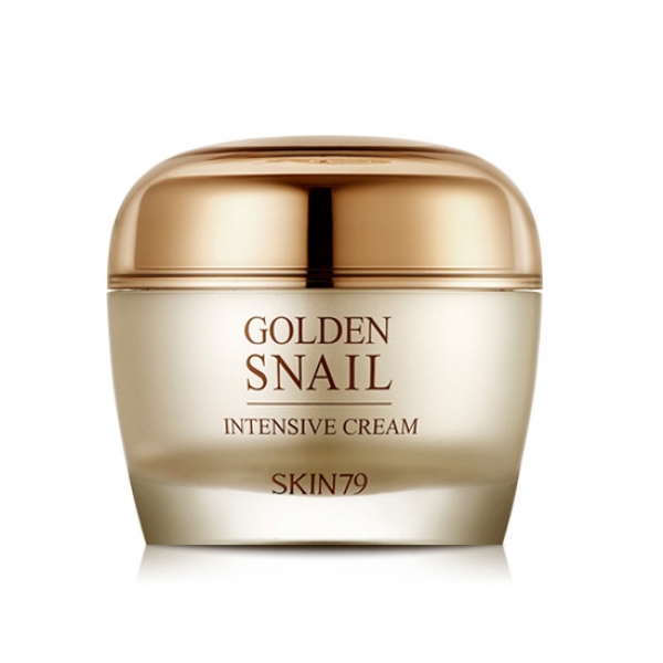крем с экстрактом улитки skin79 golden snail intensive cream крем с экстрактом улитки skin79 golden snail intensive creamGolden Snail Intensive Cream. Крем с экстрактом улитки<br><br>Насыщенный питательный крем для лица с экстрактом улитки и 24K золотом. Высококонцентрированный питательный крем подарит интенсивное питание и увлажнение Вашей коже. Крем защищает кожу и создает на коже защитный барьер, препятствующий потери влаги в течении целого дня.<br><br>Аденозин и Ниациамид в составе крема улучшают цвет лица и выравнивают рельеф кожи, осветляет веснушки и пигментные пятна, интенсивно увлажняют. Крем питает глубокие слои дермы, насыщает ее витаминами, а редки натуральные растительные экстракты заботятся о красоте и здоровье кожи.<br><br>Крем быстро впитывается и не оставляет липкости или жирной пленки.<br><br>Основные компоненты средства:<br><br><br>Экстракт корейских золотых улиток - восстанавливает и увлажняет;<br><br>Экстракт красного 6-летнего женьшеня – укрепляет кожу, насыщает ее витаминами, повышает местный иммунитет тканей;<br><br>24 каратное золото – улучшает цвет лица, придает коже свежий и здоровый вид.<br><br><br>Способ применения: используйте крем на последнем этапе ежедневного ухода за кожей. Нанесите небольшое количество крема на лицо и/или зону шеи и декольте.<br><br>Объем: 50 мл<br>
