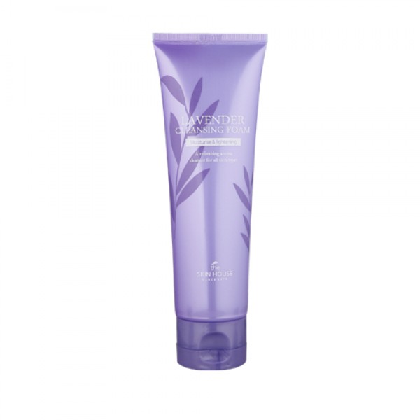 увлажняющая пенка для умывания для сухой кожи the skin house lavender lightening foam увлажняющая пенка для умывания для сухой кожи the skin house lavender lightening foamLavender Lightening Foam. Увлажняющая пенка для умывания для сухой кожи<br><br>Самое комфортное, нежное очищение обеспечит этот продукт – легко пенящееся средство, которое качественно смывает загрязнения, и доставит удовольствие обладательницам сухой кожи. В дополнение ко всем полезным компонентам специальная пенка содержит экстракт лаванды и комплекс из 104-х лечебных трав.<br><br>Из свежих цветков и стеблей методом паровой дистиляции производится растительный экстракт лаванды. Данный экстракт годен для любого из типов кожи, но учитывая, что он отлично справляется с воспалительными процессами, устраняет шелушение и зуд, то экстракт лаванды особенно хорош для слишком чувствительной кожи, негативно реагирующей на косметические процедуры, склонной к аллергиям.<br><br>Обычно, в косметическое средство экстракт лаванды достаточно добавить в совсем небольших количествах, т.к. он содержит более 250-ти активных соединений. Хватит всего двух-трех капель, чтобы через небольшое количество времени применения продукта состояние кожи лица заметно улучшилось, и был достигнут целый ряд положительных эффектов.<br><br>С помощью этой пенки для умывания удастся мягко и глубоко очистить загрязненные поры лица, после чего вы ощутите свежесть, увлажнить кожу без чувства стянутости, осветлить пигментацию.<br><br>Чудесное воздействие лаванды регенерирует и успокоит эпидермис, улучшит циркуляцию крови, заживит незначительные повреждения, повысит тонус, устранит шелушения.<br><br>Ранозаживляющее действие – особенность экстракта лаванды, который поможет затянуть ранки, трещинки, следы после акне, заживить ссадины, ожоги. Также, экстракт регулирует работу сальных желез, нормализует баланс межклеточного обмена, улучшает тургор, устраняет чрезмерную жирность, повышает тонус, успокаивает раздражения, ликвидирует имеющееся шелушение и предотвращает его появление.<br><br>В пенку входит и отбеливающий ингредиент, который имеет кератолитический эффект, помогает осветлить пигментацию, отбелить возрастные пятна, следы постакне.<br><br>Витамины в пенке питают клетки и создают защиту от повреждений.<br><br>Средство обладает свежим ароматом, который дарит прохладу.<br><br>Представленный продукт с функциями очищения пор, питания, увлажнения рекомендован при сухости и обезвоживании для нормальной, сухой, чувствительной кожи.<br><br>Характеристики товара<br><br><br><br><br>Возраст<br><br>до 25; 25-35; от 35<br><br><br><br>Тип кожи<br><br>сухая; чувствительная; нормальная<br><br><br><br>Функции<br><br>очищение пор; увлажнение; питание<br><br><br><br>Несовершенства<br><br>сухость и обезвоживание<br><br><br><br><br>Способ применения: пенку следует наносить пальцами или спонжем на увлажненную кожу лица. Ее вспенивают, накладывают на поверхность лица массажными движениями и смывают водой именно комнатной температуры.<br><br>Объем: 120 мл<br>