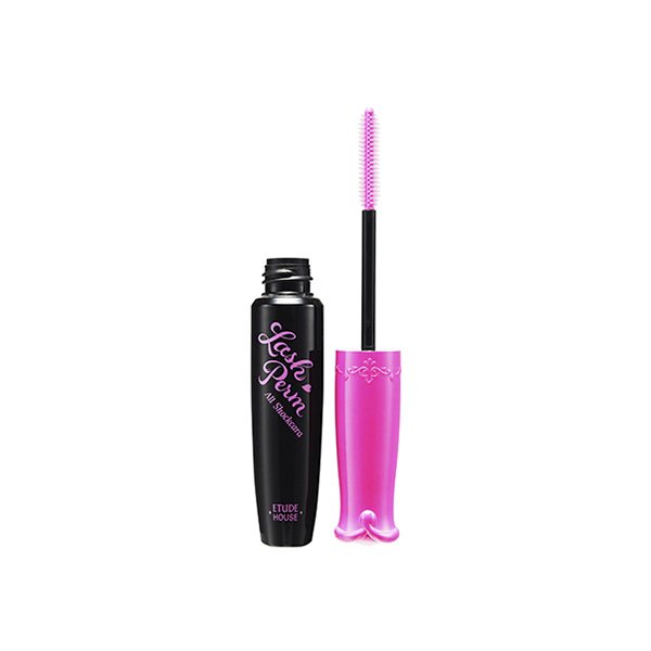тушь для ресниц etude house lash perm all shockcara тушь для ресниц etude house lash perm all shockcaraLash Perm All Shockcara. Тушь для ресниц<br><br>Шокирующий взгляд всего одним движением!<br><br>Данная тушь была специально разработана для достижения максимального результата, применяя минимум усилий.<br><br>Особая щеточка позволяет прокрашивать каждую ресничку, увеличивая объем и длину ресниц в целом. Идеальная тушь на каждый день, подходит даже для чувствительных глаз, не осыпается и не течет.<br><br>Тушь легко снимается с ресниц, не оставляя темных разводов под глазами. Тушь долго не засыхает, благодаря надежной упаковке и продуманной формуле. Текстура туши приятная, кремовая, легко скользит по ресницам.<br><br>Способ применения: Равномерно прокрасьте ресницы тушью зигзагообразными движениями.<br><br>Вес: 10 г<br><br>Вес г: 10.00000000
