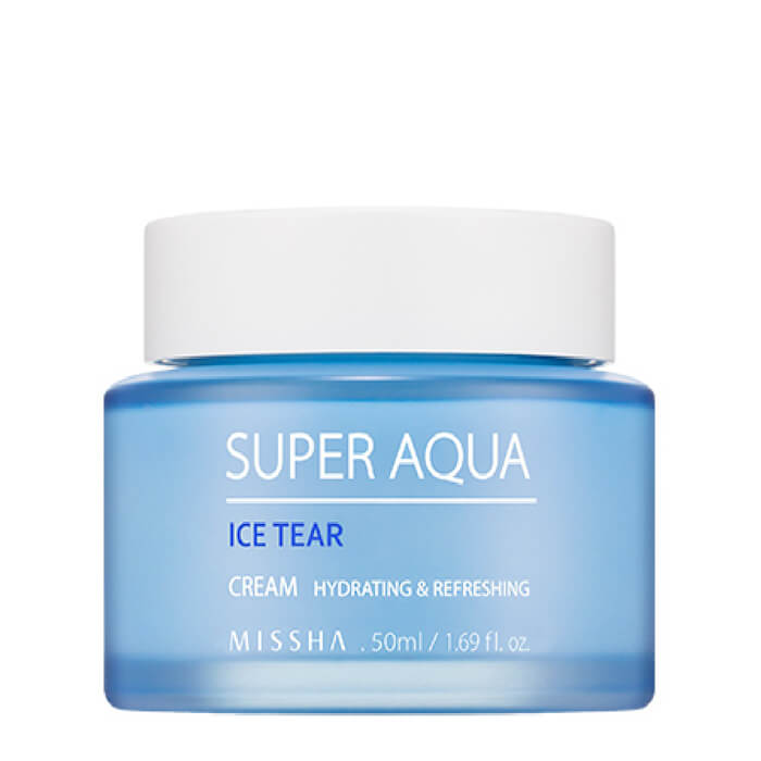 увлажняющий крем с ледниковой водой missha super aqua ice tear cream увлажняющий крем с ледниковой водой missha super aqua ice tear creamSuper Aqua Ice Tear Cream. Увлажняющий крем с ледниковой водой<br><br>В основе серии ледниковая вода, которая добывается из ледников горных массивов Патагонийских Альп.<br><br>Патагония – прекрасный, суровый край, возникший во время ледникового периода, около 3 миллионов лет назад, и с тех пор почти не изменившийся. Основа крема — чистейшая вода из ледника, расположенного в суровом, но прекрасном крае на другом конце света, в Южной Америке (Чили). Обогащенная кальцием, селеном, магнием и прочими микроэлементами, она оказывает мгновенное позитивное воздействие на кожу: <br><br><br>восстанавливает уставшие, раздраженные покровы;<br><br>ускоряет обмен веществ; увлажняет и успокаивает;<br><br>повышает сопротивляемость агрессивным внешним факторам.<br><br><br>Экстракт мезембриантемума — растения, также известного как хрустальная трава, — увеличивает выработку особого белка mTOR, который содержится в кожных покровах и отвечает за их обновление и регенерацию, помогает справляться с негативными последствиями ультрафиолетового излучения. Экстракты бурых морских водорослей и спирулины регулируют водно-жировой баланс, замедляют процесс разрушения коллагеновых волокон, тем самым возвращая коже упругость и эластичность, способствуют быстрому заживлению тканей. Вытяжки из цветов лотоса и плодов японской сливы удерживают влагу внутри эпидермиса, насыщают клетки питательными веществами, разглаживают морщины, освежают цвет лица.<br><br>Дополнительные преимущества<br><br><br>Имеет легкую консистенцию, которая полностью впитывается за пару минут.<br><br>Не содержит парабенов и синтетических консервантов.<br><br>Подходит для всех типов кожи, включая очень сухую, чувствительную, склонную к аллергии.<br><br>Обладает нежным цветочным ароматом.<br><br><br>Минеральная вода увлажняет, насыщает кожу полезными микро- и макроэлементами, ускоряет обменные процессы, активизирует регенерацию клеток, выводит токсины из организма, тонизирует, освежает и успокаивает кожу. Морская вода дарит коже лица мгновенное увлажнение, наполняет её энергией, восстанавливает в клетках кожи все жизненно важные функции, благодаря чему кожа становится упругой и эластичной, повышается её тонус, разглаживаются морщины.<br><br>Натуральная органическая вода дамасской розы поможет поддерживать естественный баланс влаги в клетках кожи, нормализует работу сальных желез, успокаивает и регенерирует, снимает покраснения, устраняет стянутость. В составе крема деликатно очищает и сужает поры, повышает упругость и эластичность кожи, усиливает её сопротивляемость негативному воздействию окружающей среды.<br><br>Способ применения: Нанести крем на очищенную и тонизированную кожу.<br><br>Объем: 50 мл<br>