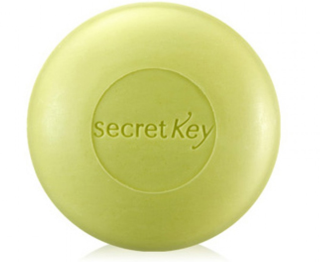 мыло очищающее с экстрактом чайного дерева secret key pure green ac control cleansing bar мыло очищающее с экстрактом чайного дерева secret key pure green ac control cleansing barPure Green AC Control Cleansing Bar. Мыло очищающее с экстрактом чайного дерева, созданное специально для жирной проблемной, подверженной воспалениям кожи. В отличие от обычного мыла, которым не рекомендуется пользоваться при подобных проблемах, Pure Green AC Control Cleansing Bar более деликатное, справляется с загрязнениями, превосходно очищает кожу от макияжа, удаляет жировые выделения. При этом средство сокращает выработку кожного жира, поскольку его компоненты, главный из которых экстракт чайного дерева, подавляюще действуют на активность сальных желез.<br><br>Состав Pure Green AC Control Cleansing Bar включает комплекс эффективно действующих натуральных экстрактов, которые, очищая кожу, успокаивают, оздоравливают, предупреждают воспалительные и аллергические процессы.<br><br><br>Экстракт чайного дерева является одним из мощных растительных антисептиков, обладающих антибактериальным, противовирусным и противогрибковым действием, очищая кожу от высыпаний, вытягивает гной, предупреждая воспаления, способствует быстрому заживлению ранок на коже.<br><br>Прополис успокаивает, оздоравливает кожу, активно питает минералами и витаминами, проводит в эпидермис полезные микроэлементы, обладая осветляющим действием, выравнивает и освежает оттенок лица.<br><br>Экстракт центеллы – еще один противовоспалительный компонент, успокаивающий кожу, предупреждающий зуд и появление раздражений – сглаживает текстуру кожи, минимизирует поры, поддерживает клеточный метаболизм.<br><br><br>Мыло от косметической компании Secret Key рекомендуется как профилактическое очищающее средство для предупреждения воспалений. <br><br>Способ применения: Мыло вспенить в ладонях или воспользоваться специальной сеточкой, добавить воды, распределить пену по лицу массирующими движениями. Растворившиеся загрязнения смыть вместе с остатками пены.<br><br>Вес г: 100.00000000